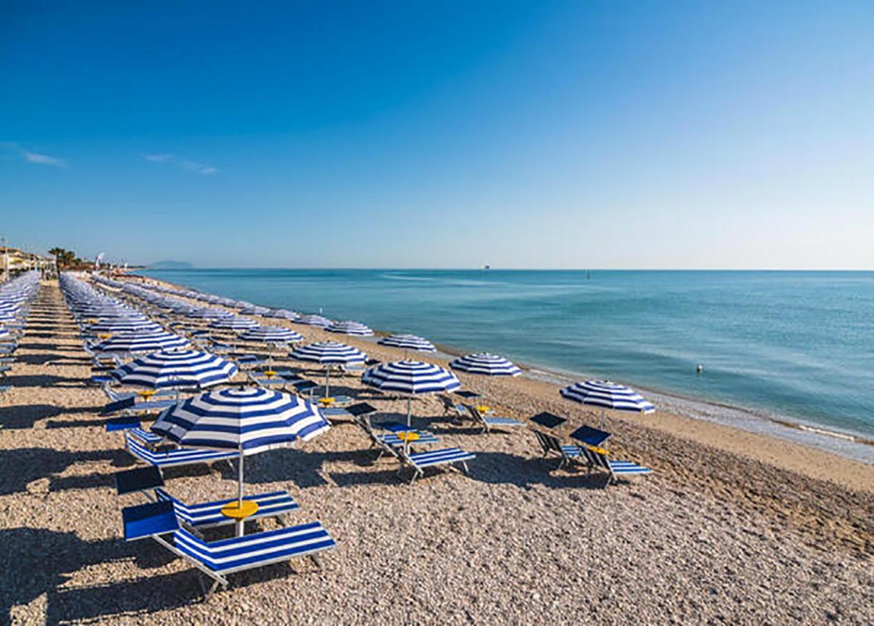 Casa Lilly Apartment Porto Sant'Elpidio Bagian luar foto